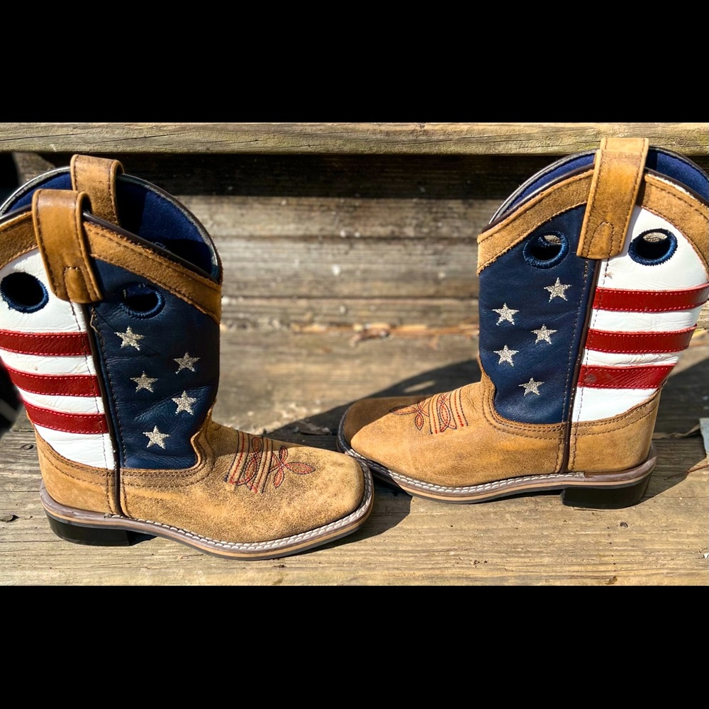 Boys’ Cody James USA Flag Western Boots- Square Toe